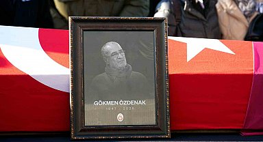 Gökmen Özdenak için stadyumda tören düzenlendi