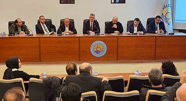 Gölcük'te muhtarlar ve altyapı kurumlarının yetkilileri yatırım toplantısında buluştu