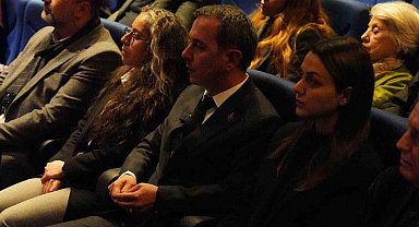 Görme Engelli Ressamın Braille tekniğiyle yaptığı resimler beğeni topladı