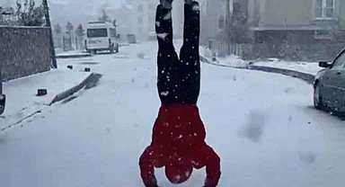 Guinness rekortmeni judocu kar sevincini 20 geri taklayla kutladı