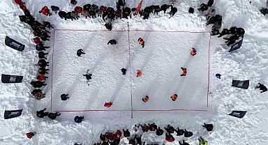 Gümüşhane'de 33. Kar Voleybolu Şenliği Ahmet Çalık anısına düzenlendi