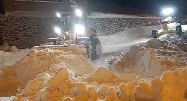 Gümüşhane'nin zirvelerinde kar seferberliği