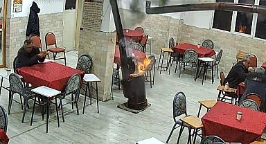 Güzel kokması için sobaya dökülen kolonya ortalığı savaş alanına çevirdi