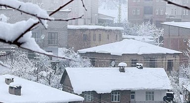 Hakkari'de 160 yerleşim yolu ulaşıma kapandı