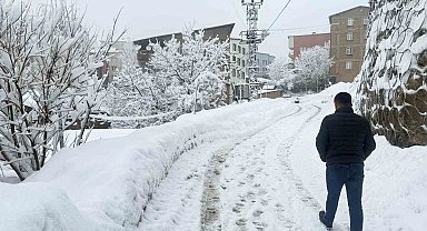 Hakkari'de 310 yerleşim yeri ulaşıma açıldı