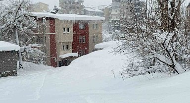 Hakkari'de okullar tatil edildi