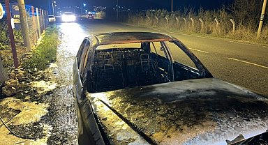 Hareket halindeyken yanan otomobil küle döndü