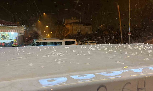 Hatay'da dolu yağışı