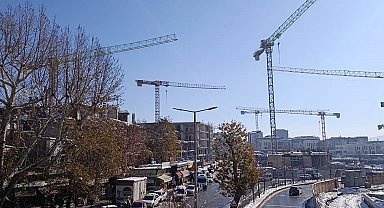 Hava sıcaklığı eksilere düştü, inşaatlarda çalışmalar durma noktasında geldi