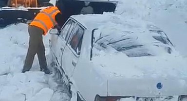 Hayvanlar aç kalmasın diye çıktığı yolda ölümden döndü