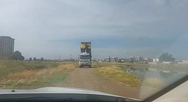 Hem kaçak moloz döktü, hem ehliyetsiz, hem de polise direndi