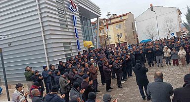 Hisarcık'ta 23 kişilik umre kafilesi dualarla uğurlandı