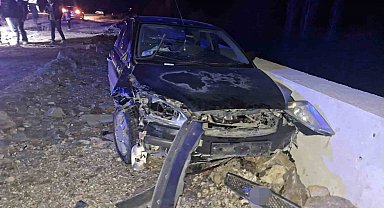 Hisarcık'ta otomobil ile motosiklete çarpıştı: 2 yaralı