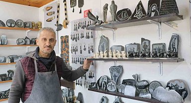 Hobi olarak başladığı mesleğinde 25 yıldır ekmeğini taştan çıkarıyor