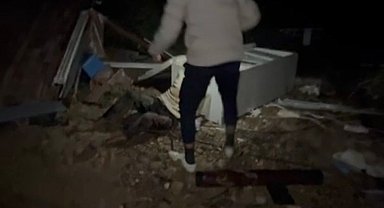 Hortumun savurduğu konteynerdeki yaralı adamın bulunduğu anların görüntüsü çıktı