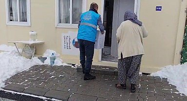 İhtiyaç malzemeleri evlere teslim ediliyor