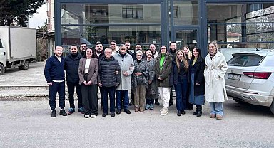 İlkokul arkadaşları 24 yıl sonra buluştu