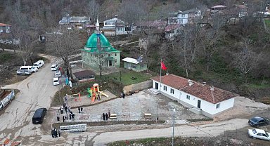 İnegöl Belediyesi'nden İclaliye Mahallesi'nde meydan düzenlemesi