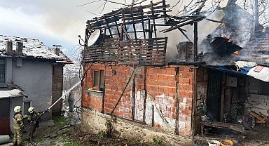 İnegöl'de korkutan yangın: tek katlı ev küle döndü