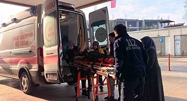 İnşaat demirlerinin altında kalan işçi yaralandı