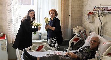 İptal edilen festivalin nergisleri hastanede yüzleri güldürdü