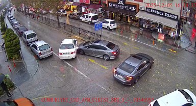 Isparta'da dikkatsiz sürücülerin neden olduğu kazalar KGYS kameralarına yansıdı