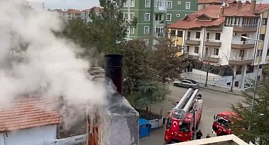 Isparta'da evin bacasında çıkan yangın maddi hasara yol açtı