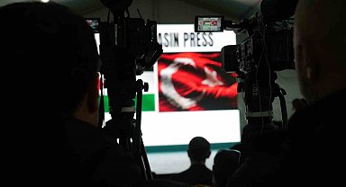 İsrail'in saldırısında bacağını kaybeden Gazzeli gazeteci meslektaşlarına seslendi