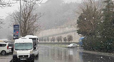 İstanbul'da kar yağışı aralıklarla etkisini sürdürüyor