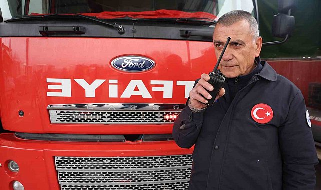 İtfaiye çavuşu 32 yılın ardından son telsiz anonsunu yaparak emekli oldu