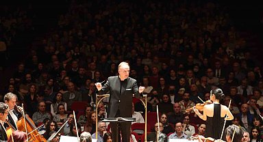 İzmir Devlet Senfoni Orkestrası iki büyük yeteneği buluşturdu