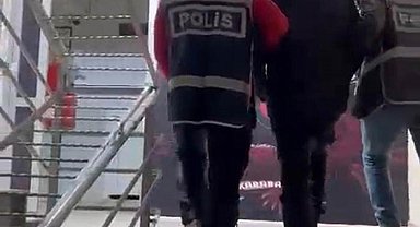 İzmir'de 31 yıl hapisle aranan hükümlü hurda aracın bagajında yakalandı