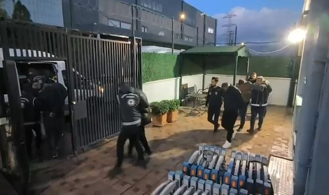 İzmir'de 'insan ticareti' operasyonu: 4 tutuklama