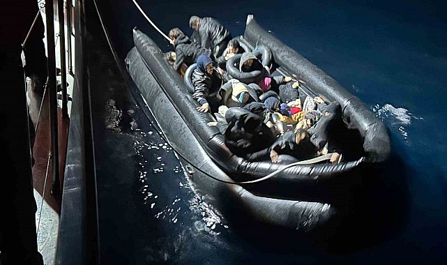 İzmir'de 50 düzensiz göçmen yakalandı