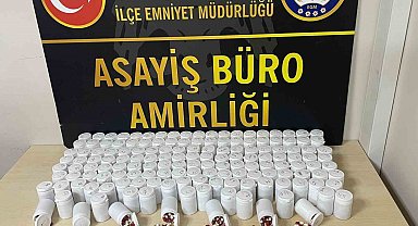 İzmir'de 8 bin adet uyuşturucu hapla yakalanan şüpheli tutuklandı