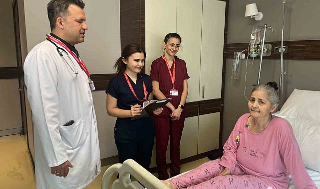 İzmir'de akciğerini kaybeden hasta karın dokusu nakliyle sağlığına kavuştu