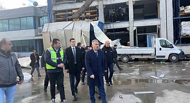 İzmir'de fırtınada 9 fabrika ve 5 konut hasar gördü