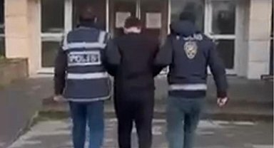 İzmir'de kesinleşmiş hapis cezasıyla aranan uyuşturucu taciri yakalandı