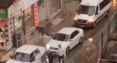 İzmir'de trafik tartışması: Döner bıçağı ile kovaladı