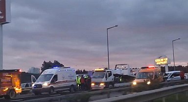 İzmir'de zincirleme trafik kazası: 7 yaralı
