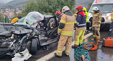İzmir'de zincirleme trafik kazası: Çin uyruklu 2 kişi yaralandı
