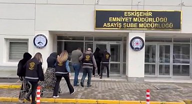 İzmir'deki 1 milyon 500 bin TL'lik hırsızlığın 4 şüphelisi Eskişehir'de yakalandı