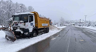 İzmit-Kandıra yolunda kar mesaisi