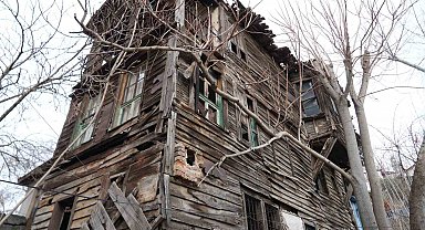 İzmit'in tarihe tanıklık eden evleri restorasyon bekliyor