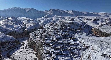 Jandarmadan kar altında filmleri aratmayan kurtarma operasyonu