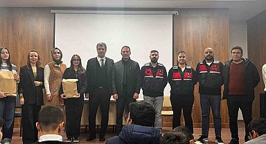 Jandarmadan öğrencilere sosyal medya güvenlik eğitimi