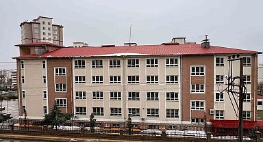 Kahramanmaraş'ın bazı ilçelerinde eğitime Salı günü için ara verildi