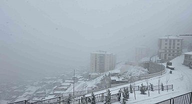 Kahramanmaraş'ta 61 yol ulaşıma kapandı