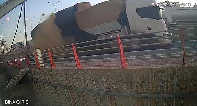 Kaldırımda yürürken hayatının şokunu yaşadı