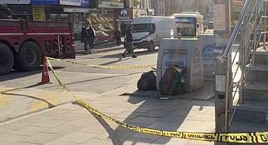 Kaldırımda yürüyen kişiye silahlı saldırı: 2 yaralı